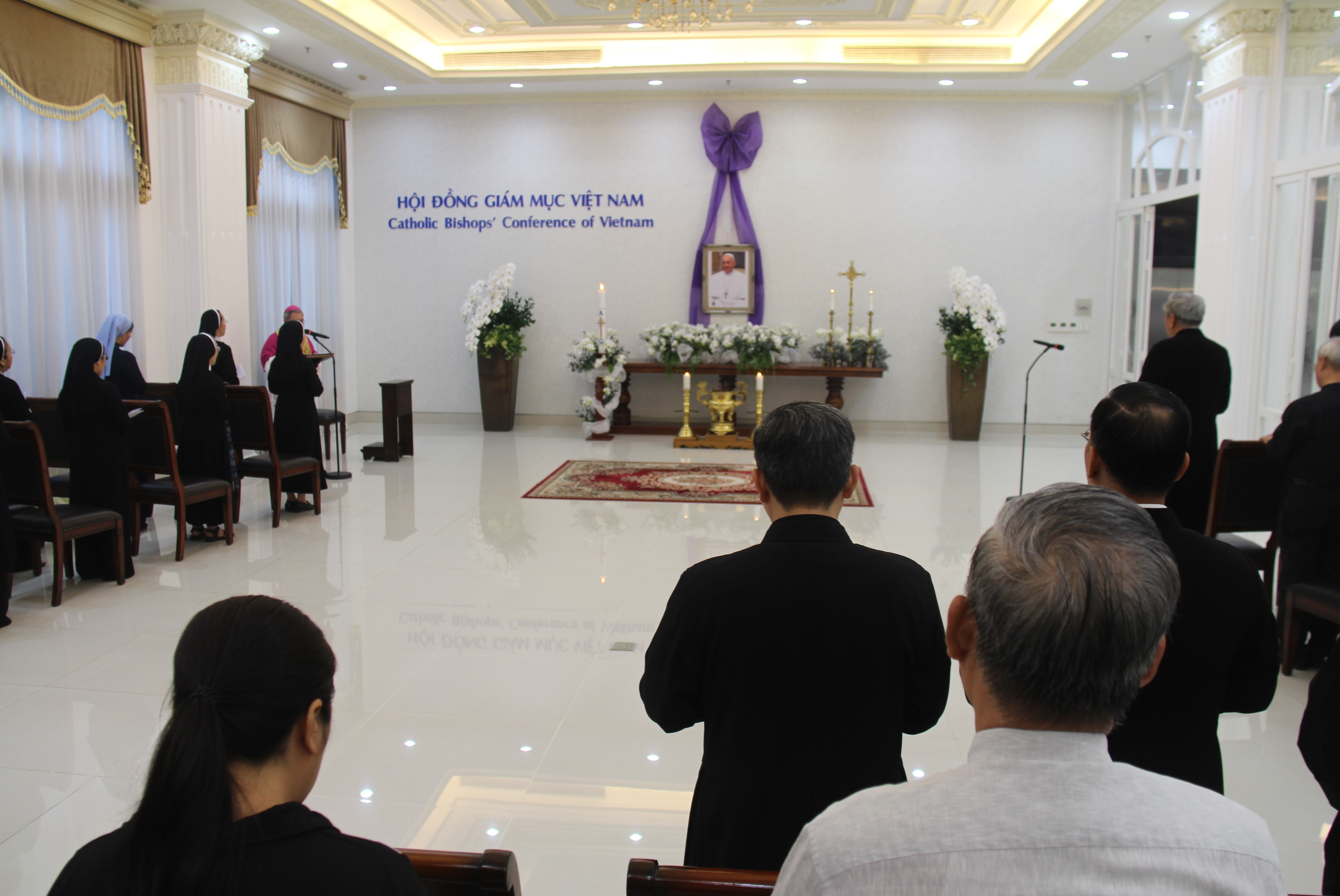 Hội đồng Giám mục Việt Nam cử hành buổi cầu nguyện cho Đức cố Giáo hoàng Phanxicô